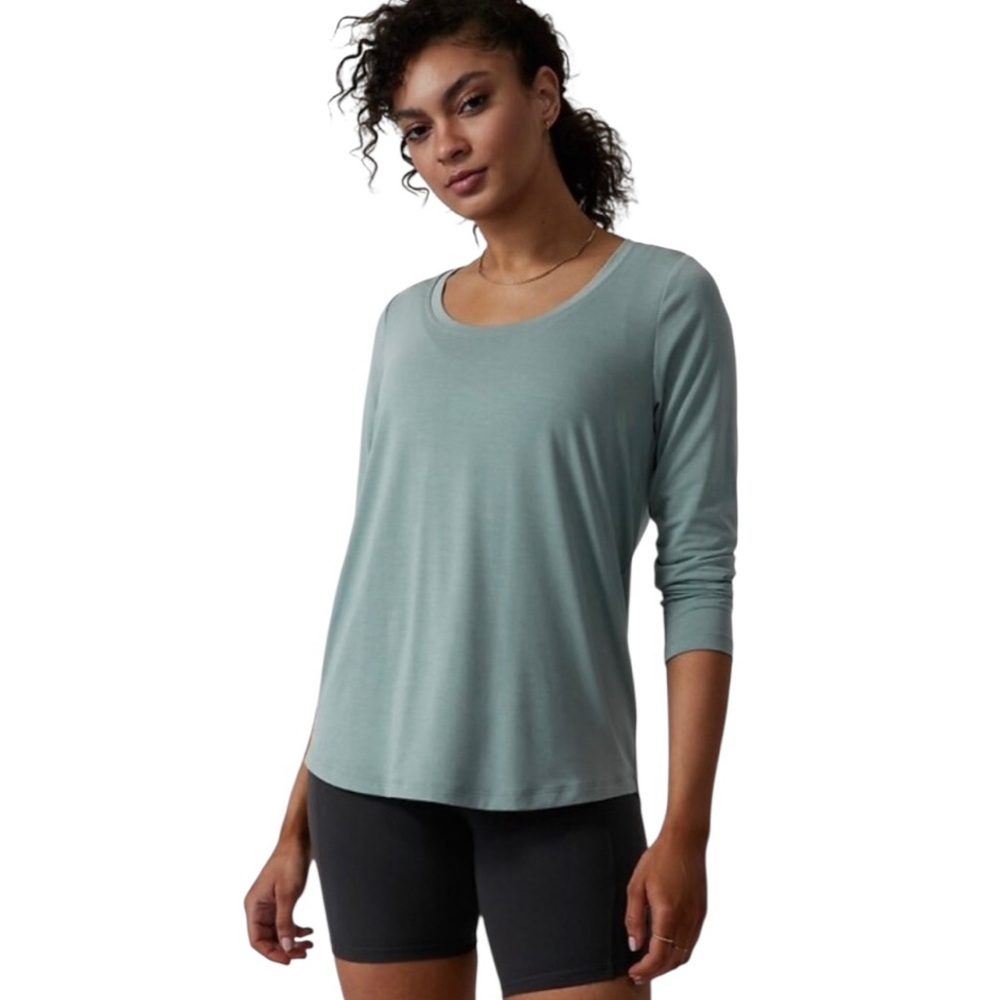 Athleta Stratus ll Long Sleeve Top Reef Blue Size Medium